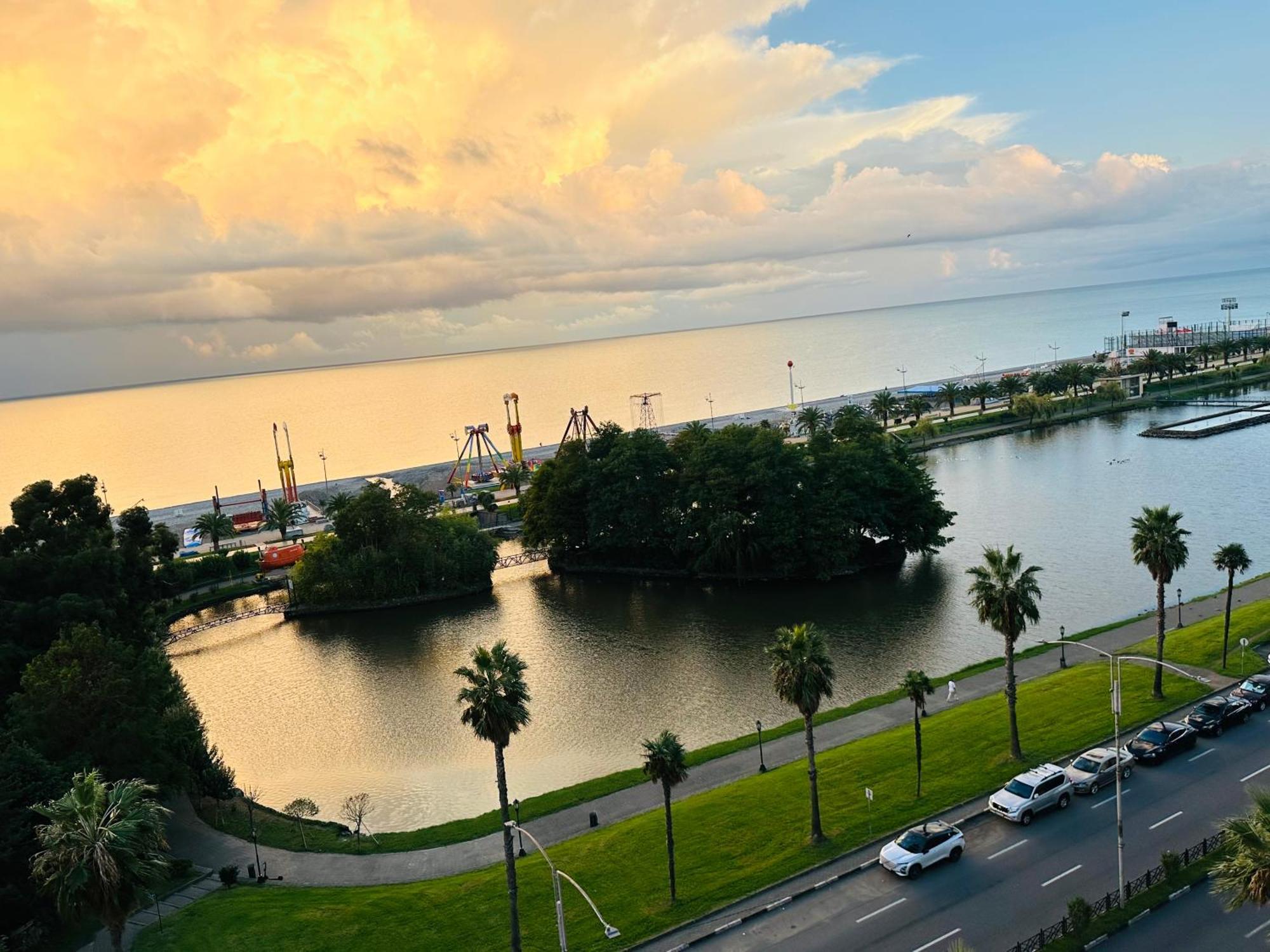 Dream View In Orbi City In Батуми Экстерьер фото